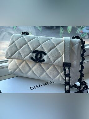CHANEL White Quilted Caviar Leather Shoulder Bag with Black CC Hardware